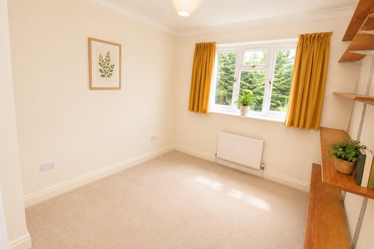Carew Close, Tilehurst, Reading